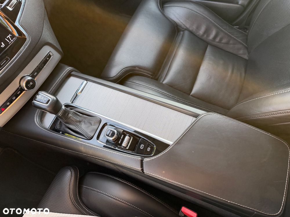 Volvo XC 90 D5 AWD Inscription - 23