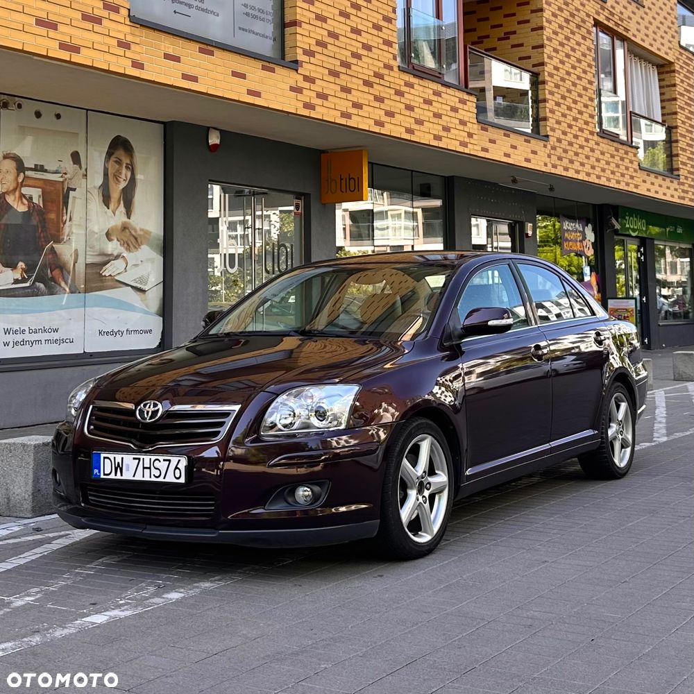 Toyota Avensis 2.2 D-CAT Executive - 1