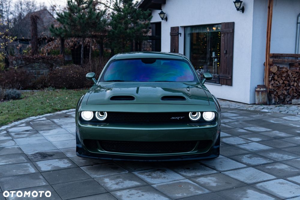 Dodge Challenger - 1