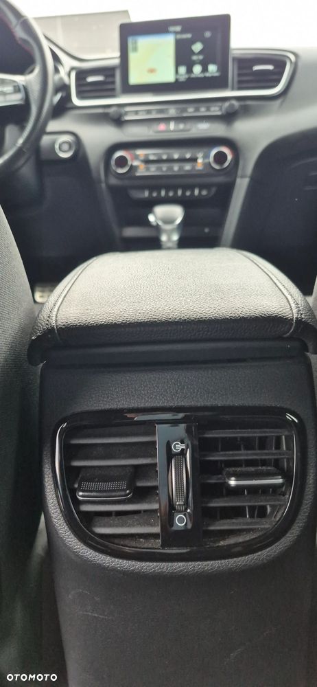 Kia ProCeed - 27