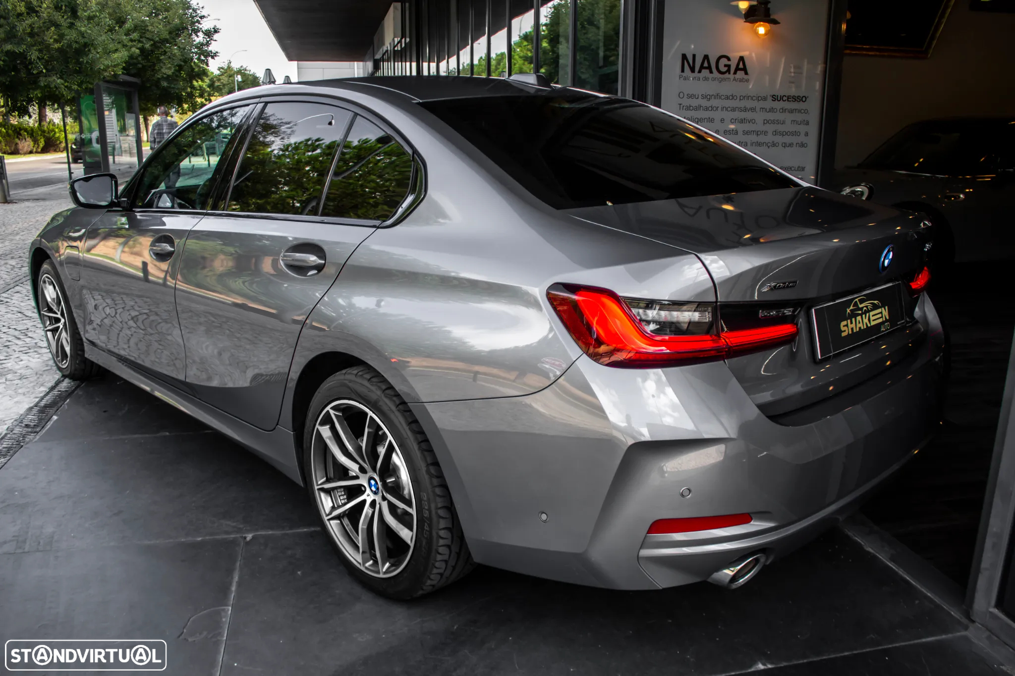 BMW 330 e xDrive Aut. Luxury Line - 3