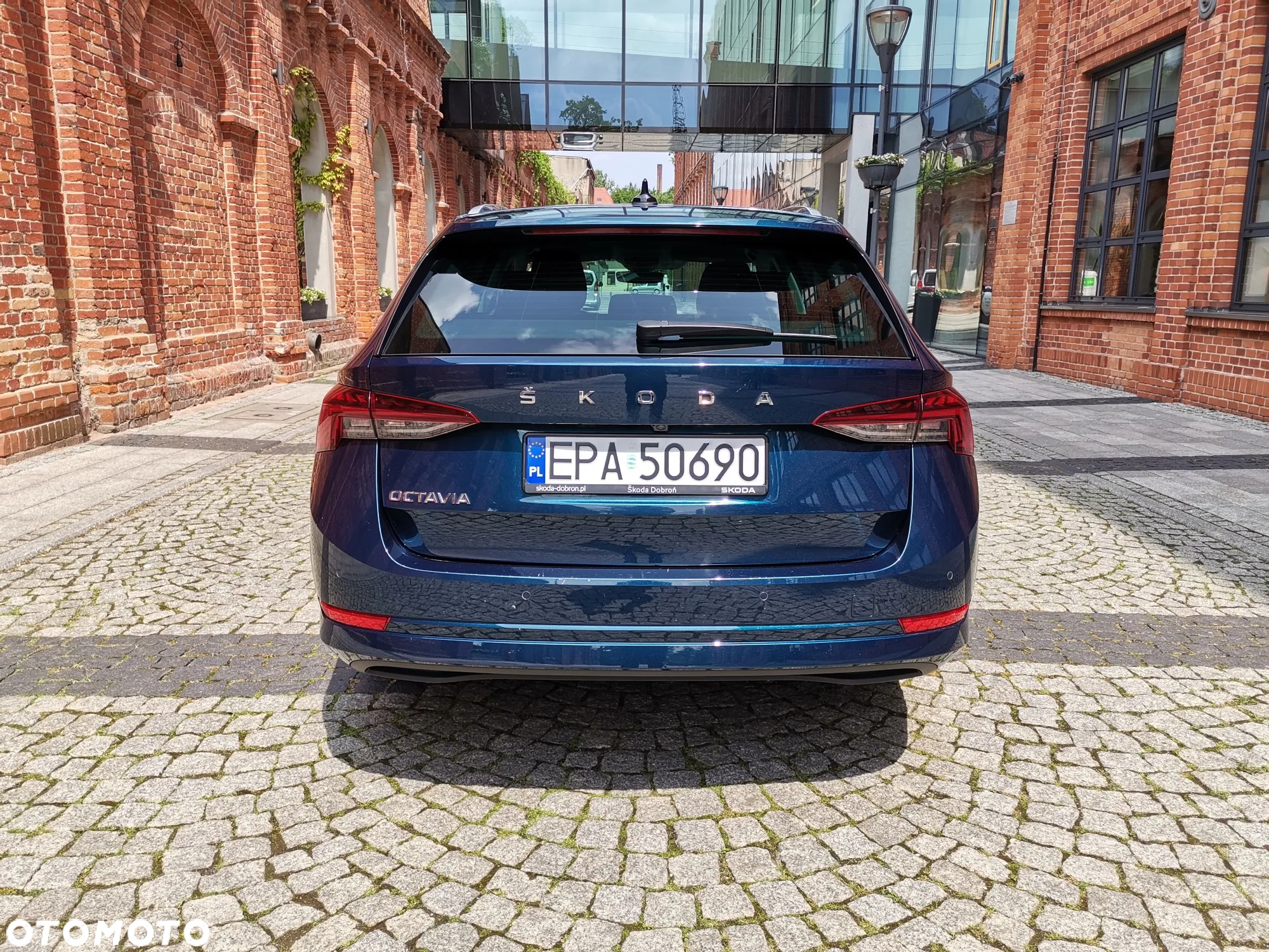 Skoda Octavia 2.0 TDI Ambition DSG - 4