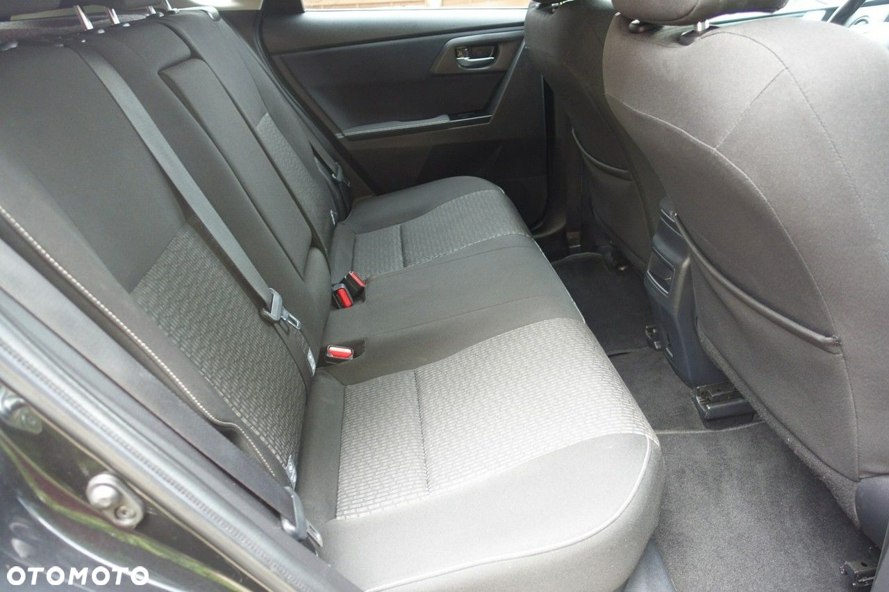 Toyota Auris - 11