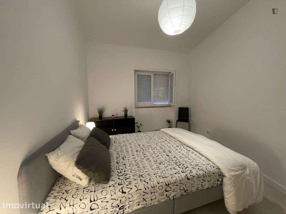 Quarto - localizado em Setubal - Grande imagem: 5/8