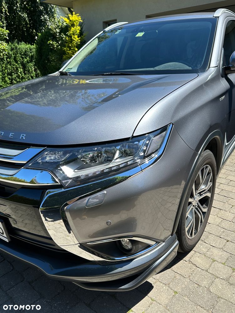 Mitsubishi Outlander - 9