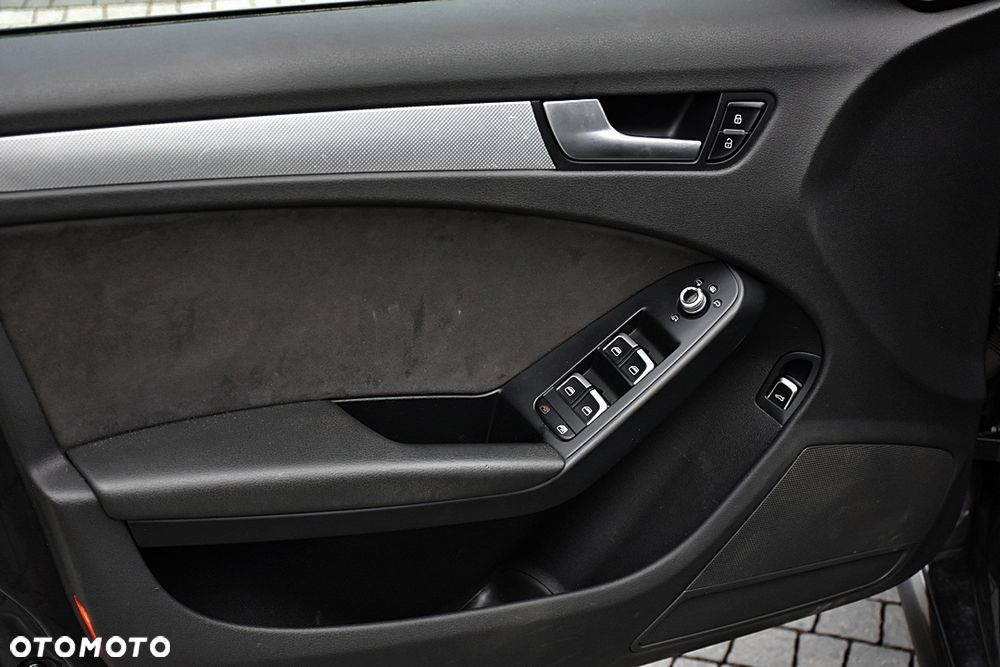 Audi A4 Avant 2.0 TDI DPF quattro S tronic S line Sportpaket - 28