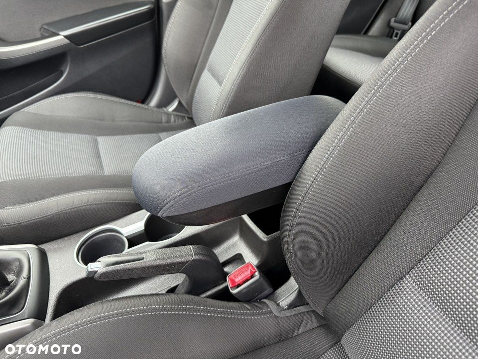 Hyundai i30 1.4 Premiere Comfort - 26