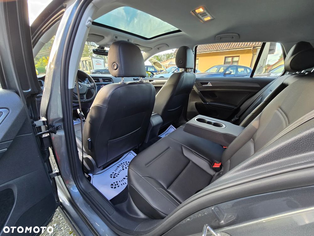 Volkswagen Golf - 18