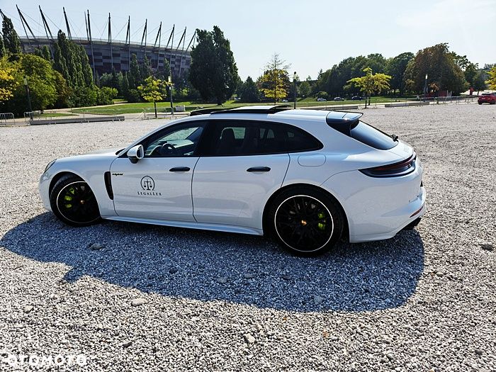 Porsche Panamera 4 E-Hybrid - 6