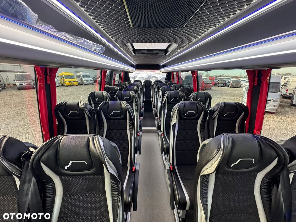 Mercedes-Benz Sprinter 519 - 11