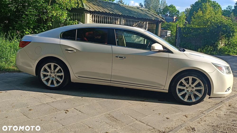 Buick Lacrosse - 1