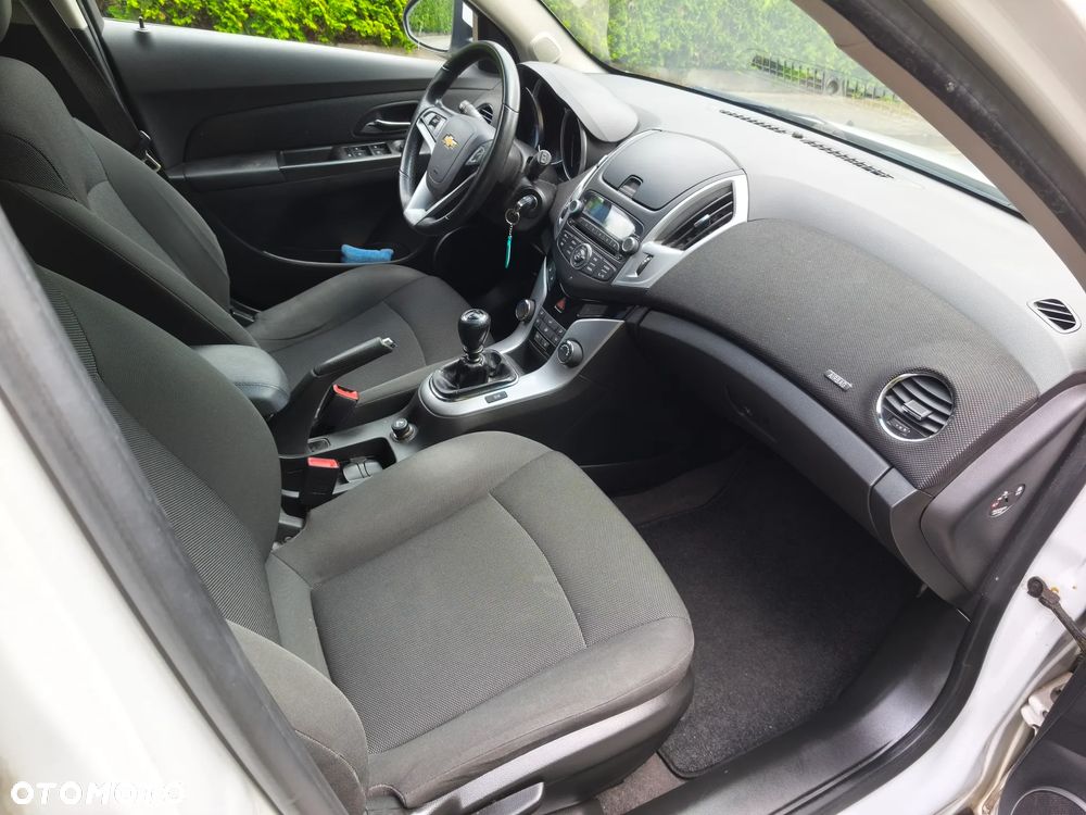 Chevrolet Cruze 1.6 LT - 17