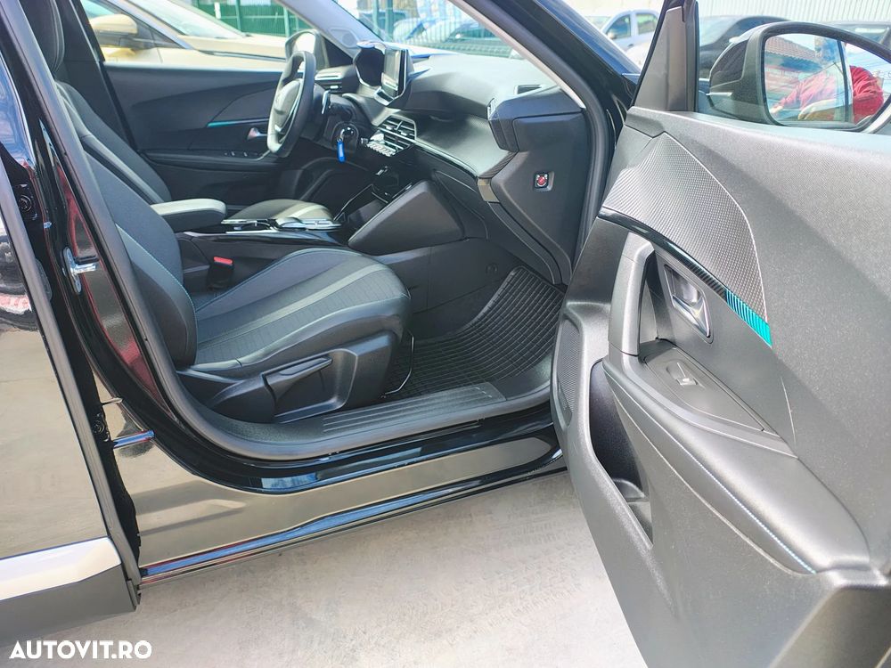 Peugeot 2008 1.5 BlueHDI 130 S&S EAT8 Allure - 16