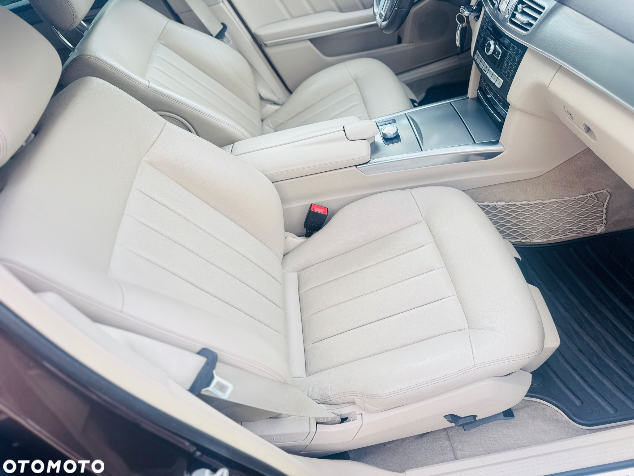 Mercedes-Benz Klasa E 300 T BlueTEC HYBRID 7G-TRONIC Avantgarde - 7