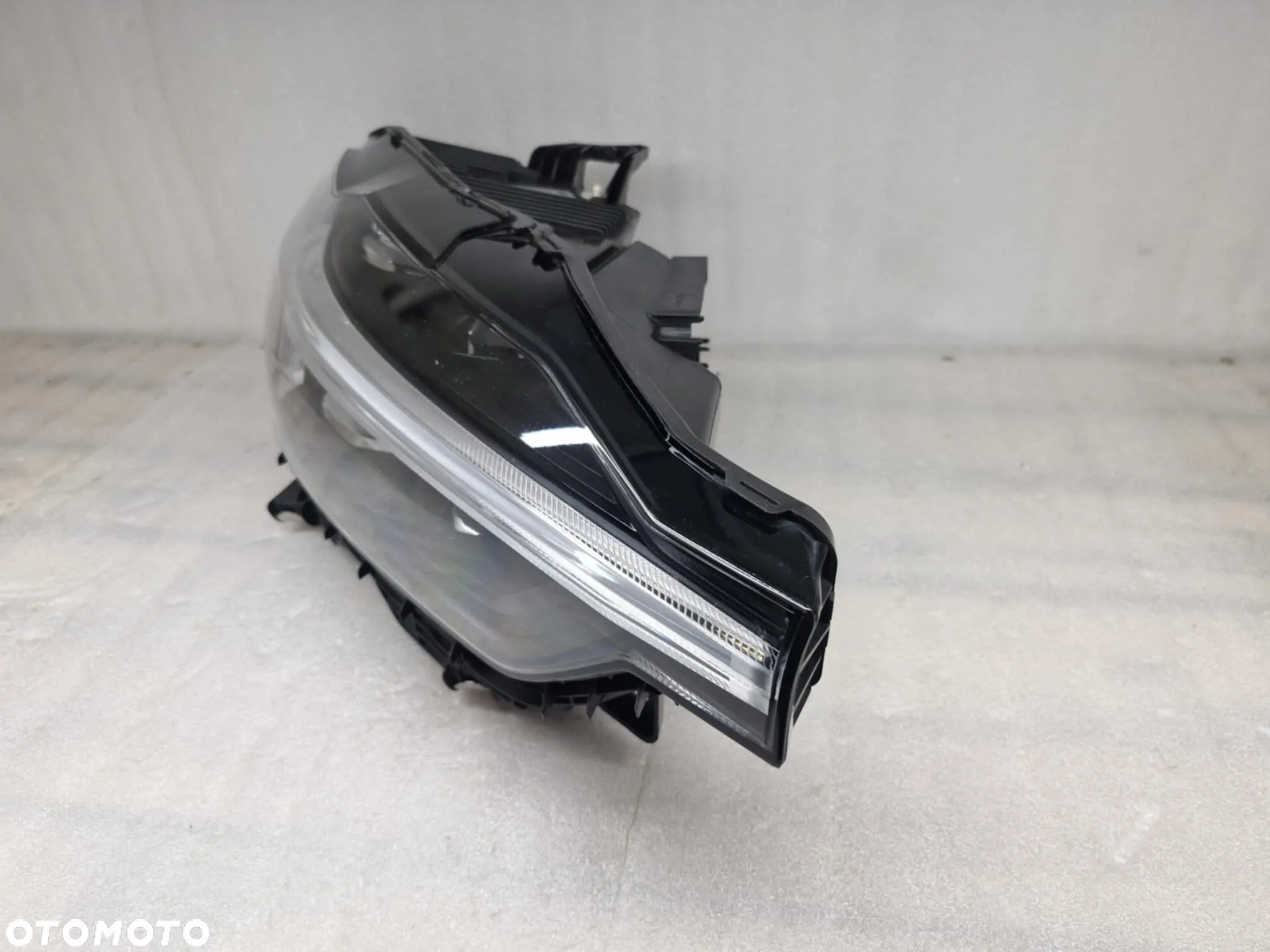 VOLVO XC60 II MID LED LAMPA LEWA/PRAWA PRZÓD 32337374/32337375 KOMPLET - 10