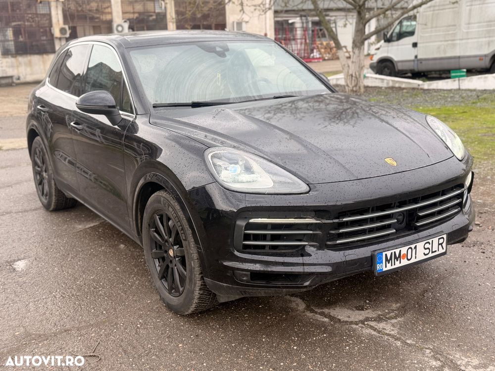 Porsche Cayenne - 1