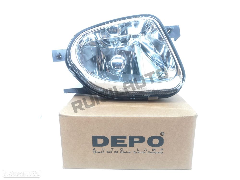 Ótica / Farol Nevoeiro Frente Direito 101.14.141_005 Mercedes E - 1