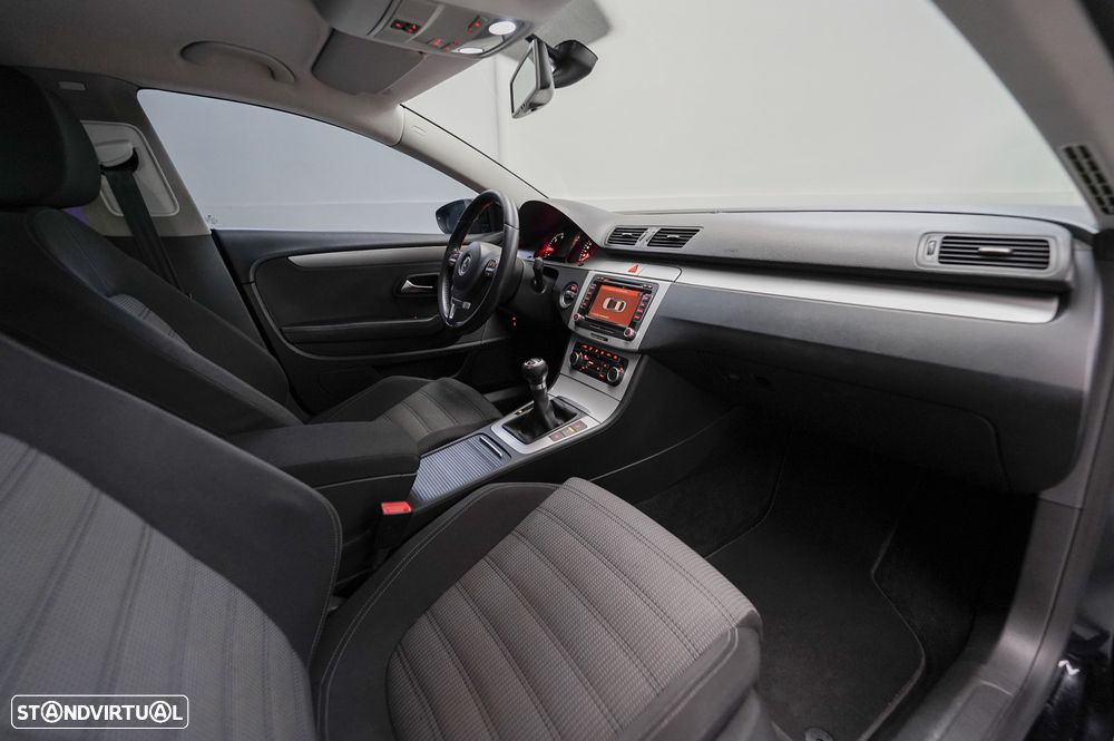 VW Passat CC 2.0 TDi BlueMotion - 18