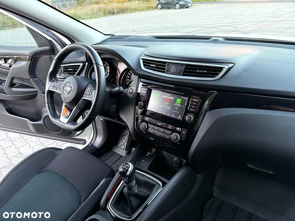 Nissan Qashqai 1.3 DIG-T N-Connecta - 33