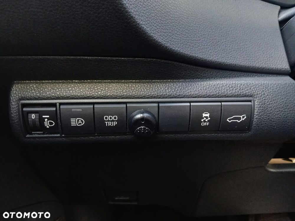 Toyota Corolla 2.0 Hybrid Style - 32