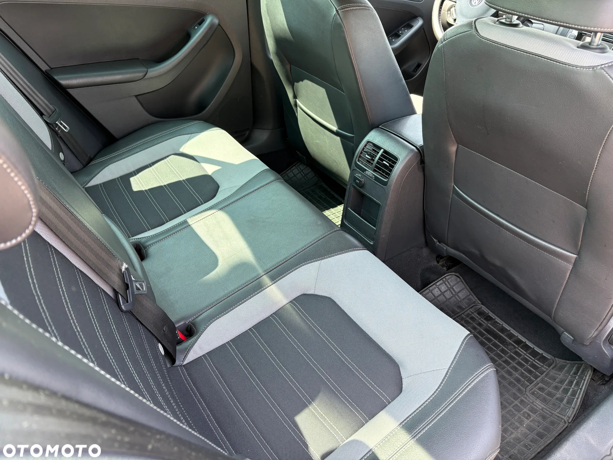 Volkswagen Jetta 1.4 TSI Highline - 19