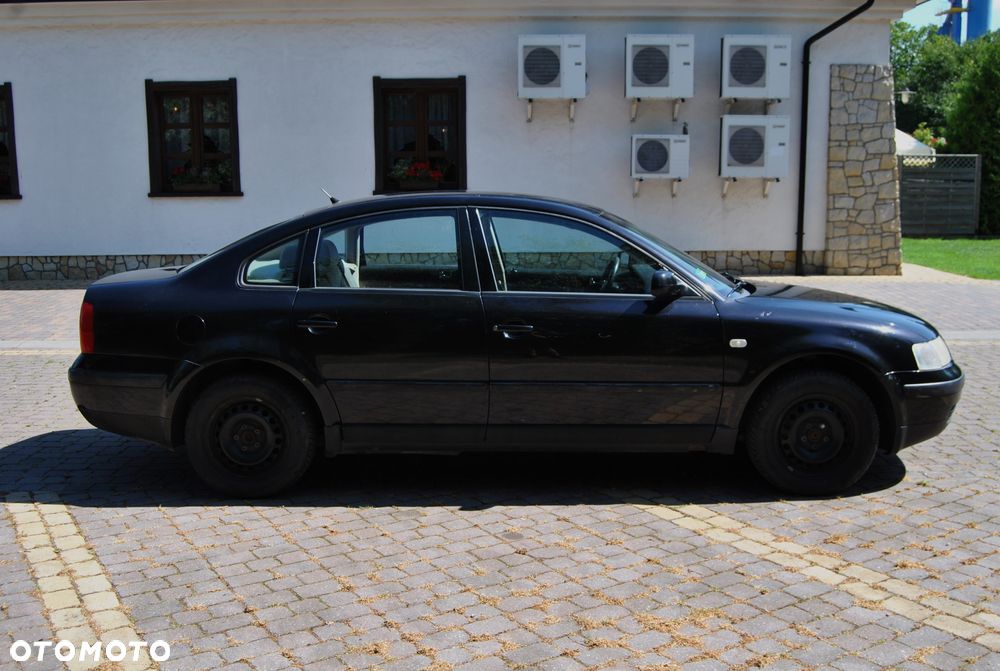 Volkswagen Passat 1.6 - 15