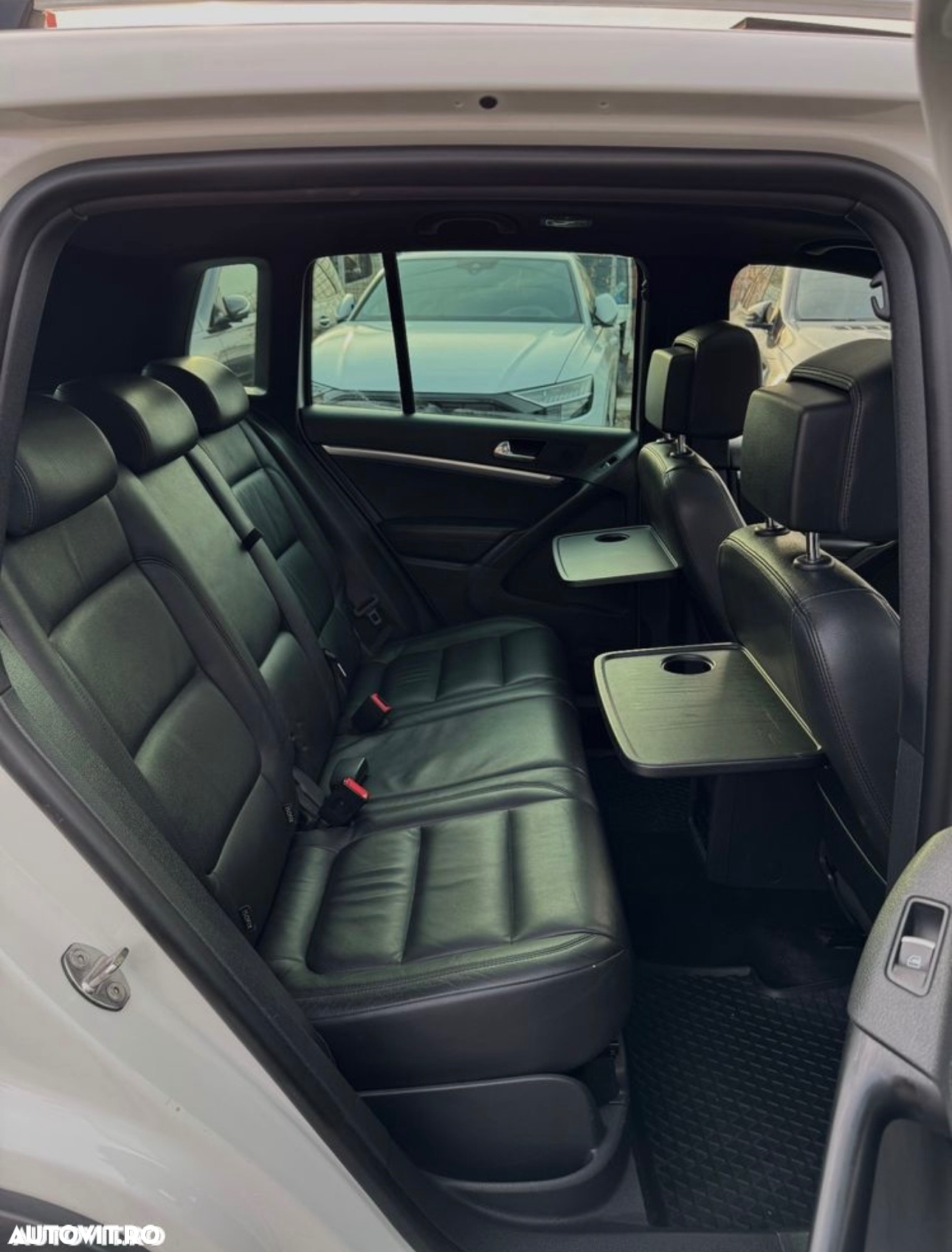 Volkswagen Tiguan 2.0 TDI 4Motion DSG Sport & Style - 11