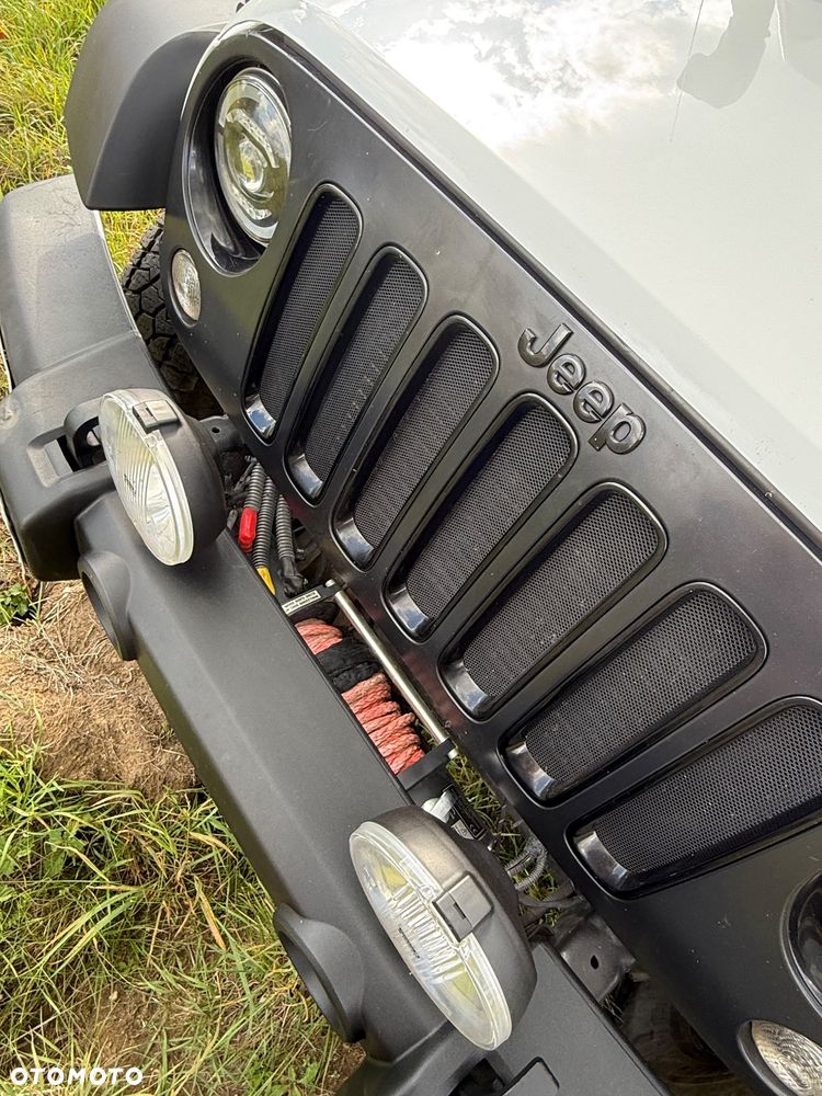 Jeep Wrangler - 25