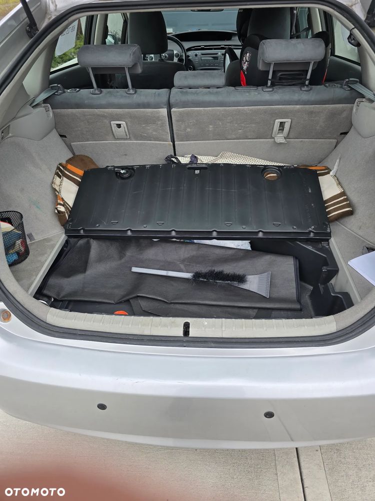 Toyota Prius 1.8 HSD Luna - 17