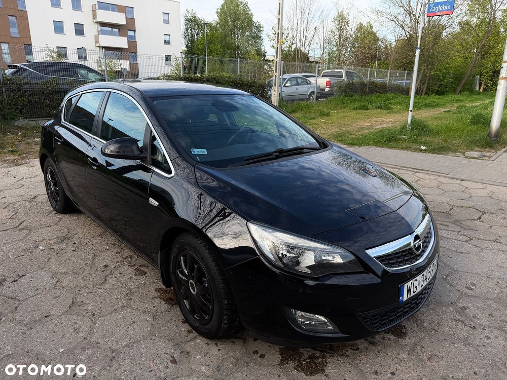Opel Astra 1.6 Turbo - 1