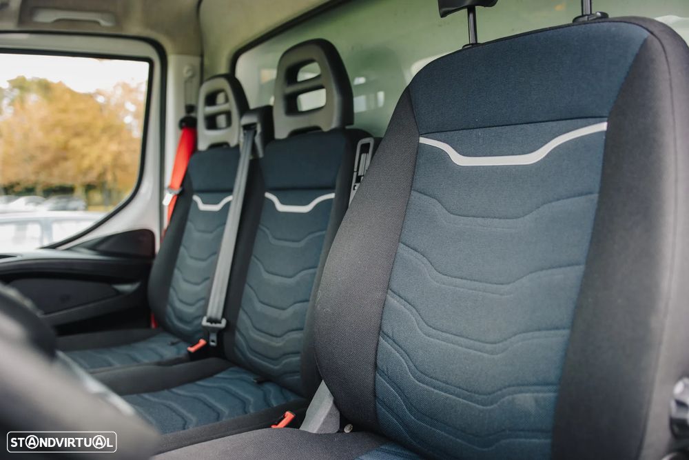 Iveco Daily 3.0 35-160 C/Plataforma - 21