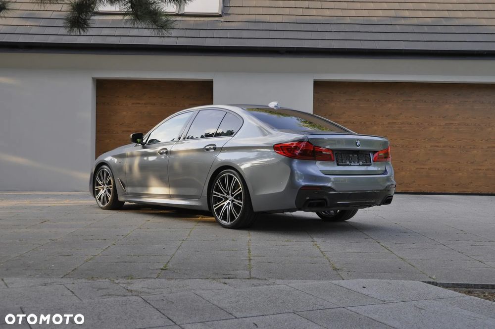 BMW Seria 5 M550i xDrive sport - 8