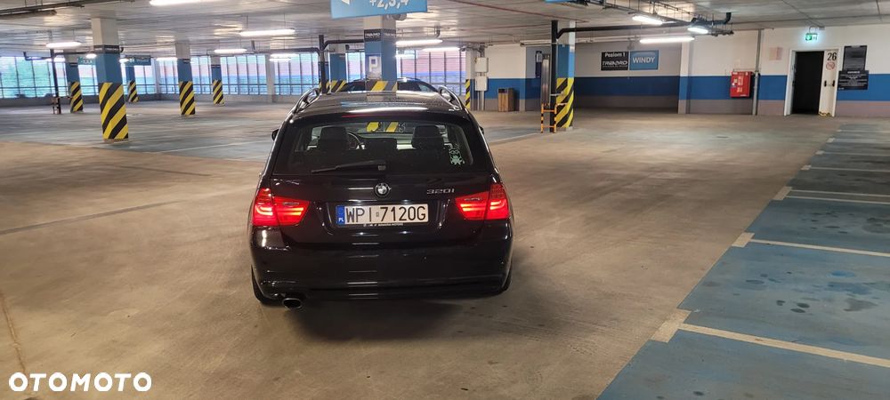 BMW Seria 3 - 34