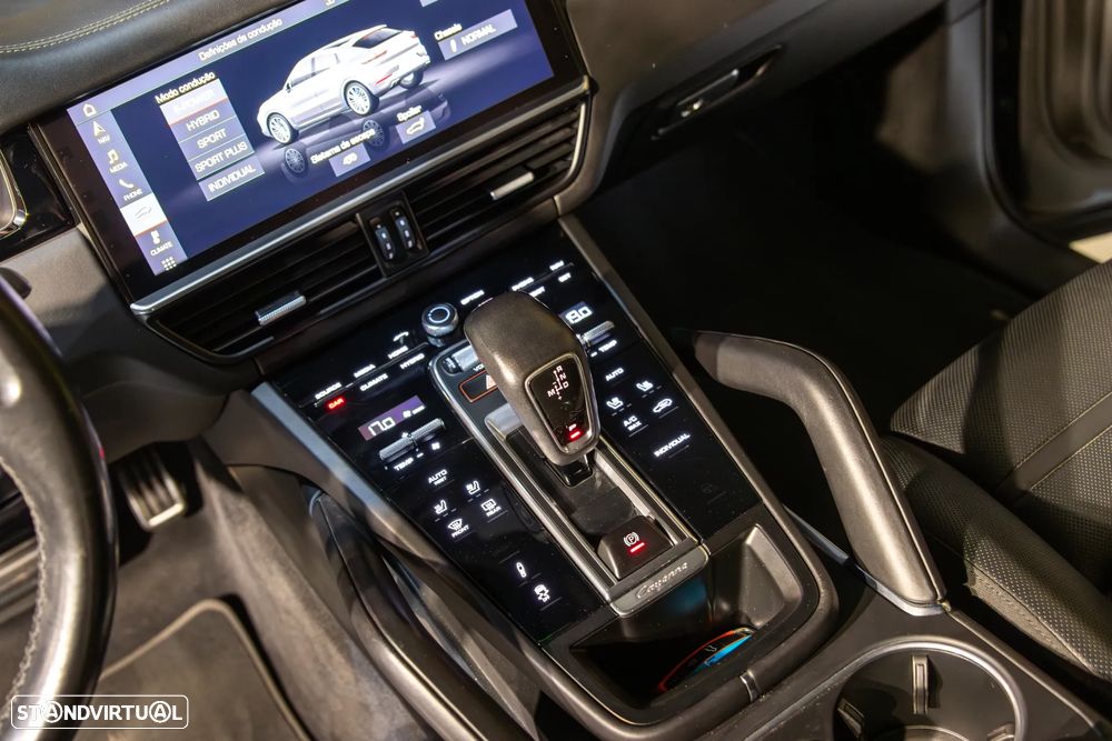 Porsche Cayenne Coupé Turbo S E-Hybrid - 22