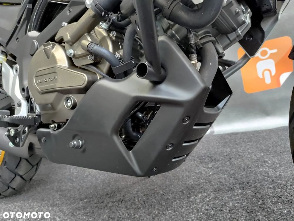 QJMOTOR SVT 650 - 39