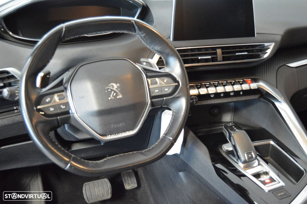 Peugeot 5008 1.2 PureTech Allure EAT6 - 29