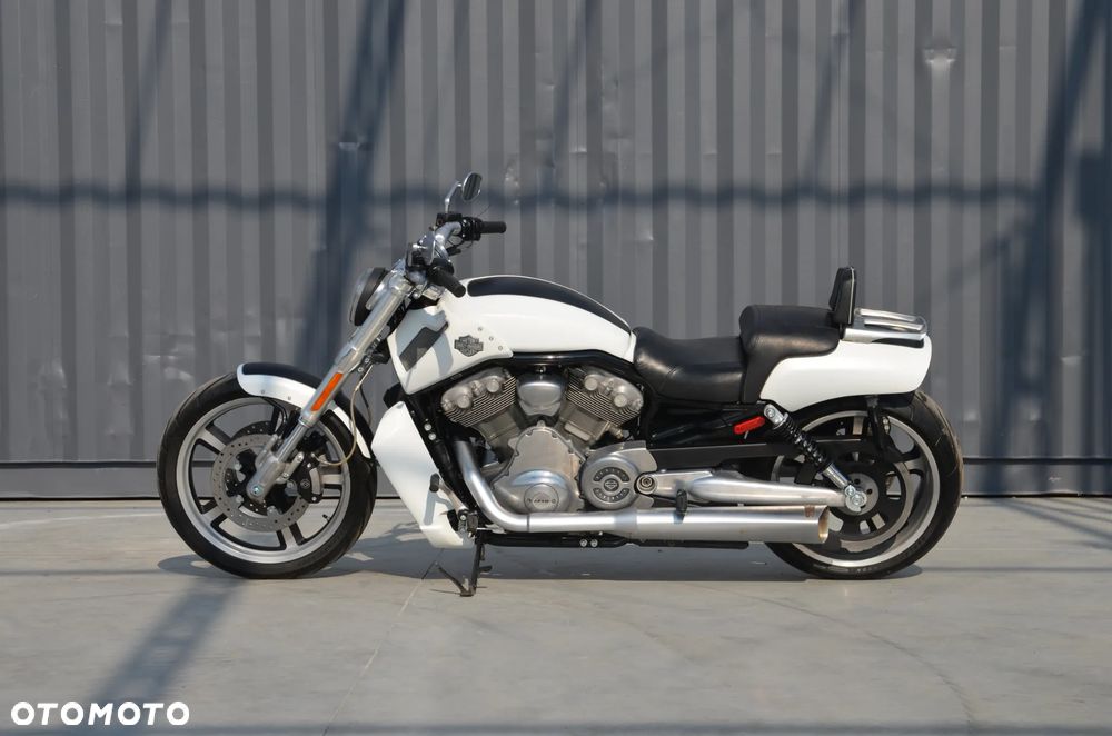 Harley-Davidson V-Rod Muscle - 16