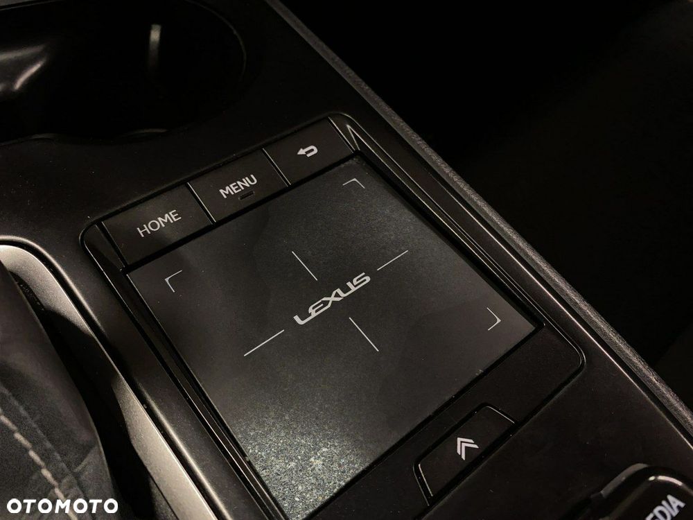 Lexus UX - 34
