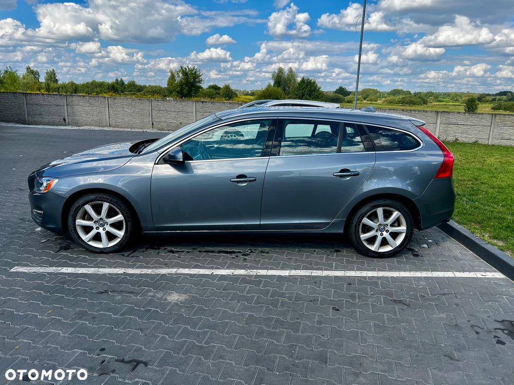 Volvo V60 T5 Geartronic Momentum - 5
