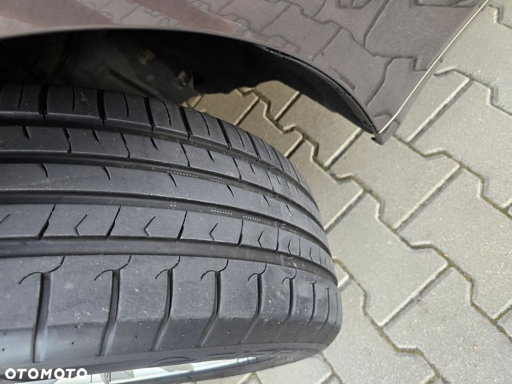 BMW Seria 7 750d xDrive Blue Performance Edition Exclusive - 33