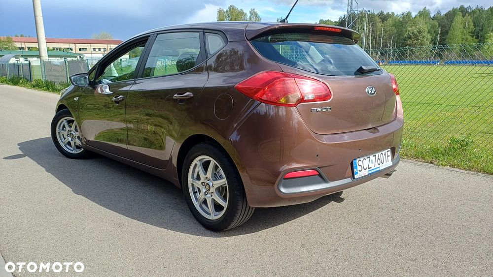 Kia Ceed - 14