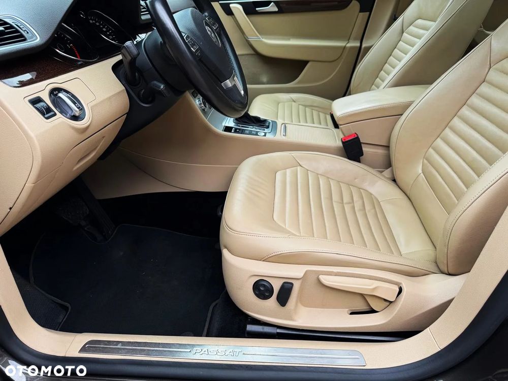 Volkswagen Passat 2.0 TDI Highline DSG - 27