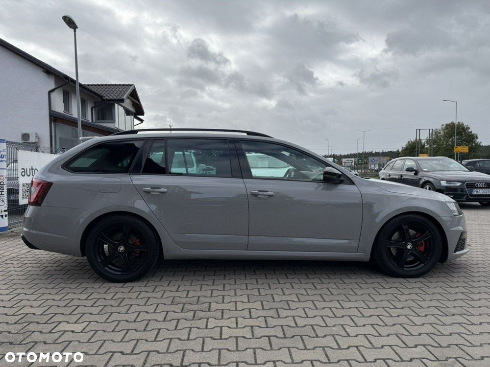Skoda Octavia Combi 2.0 TDI DSG RS - 9