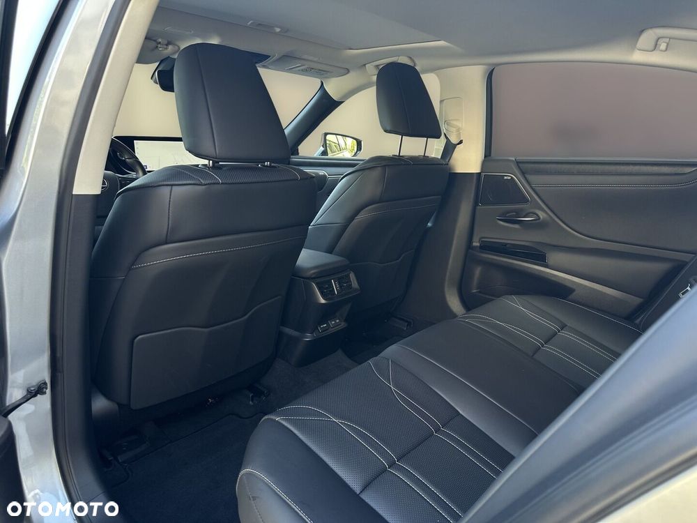 Lexus ES 300h Prestige - 14