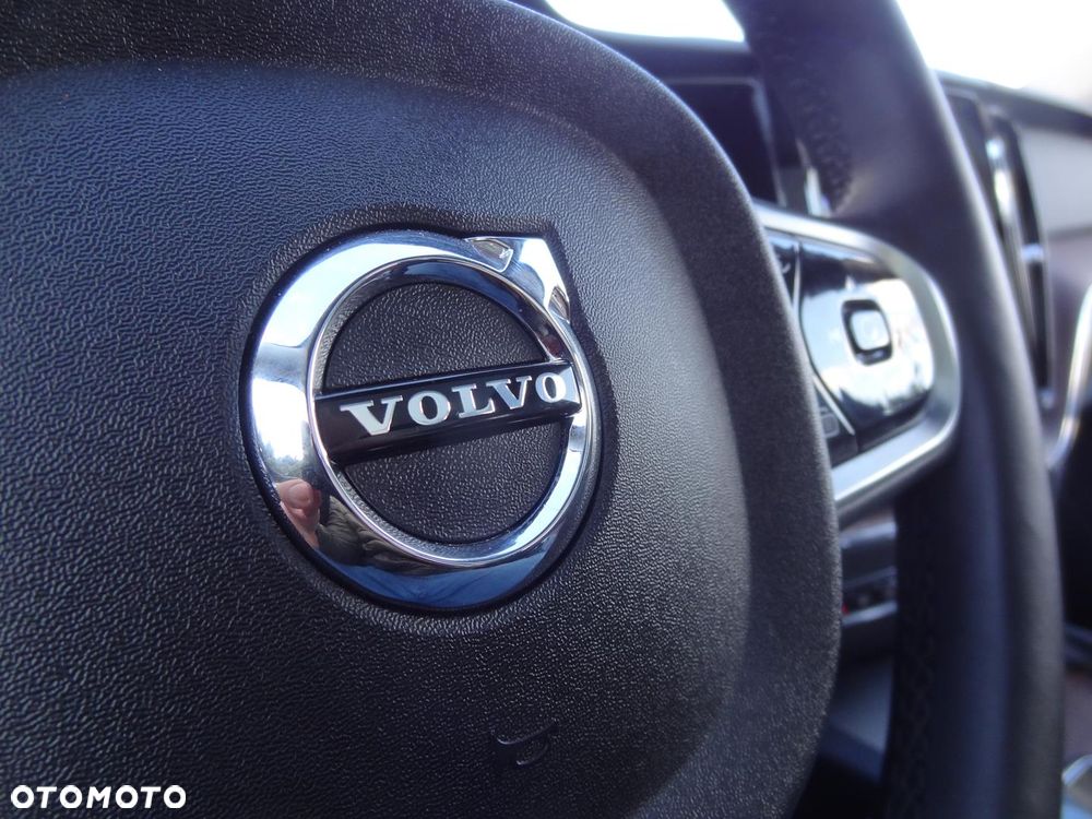 Volvo XC 60 B5 B AWD R-Design - 22