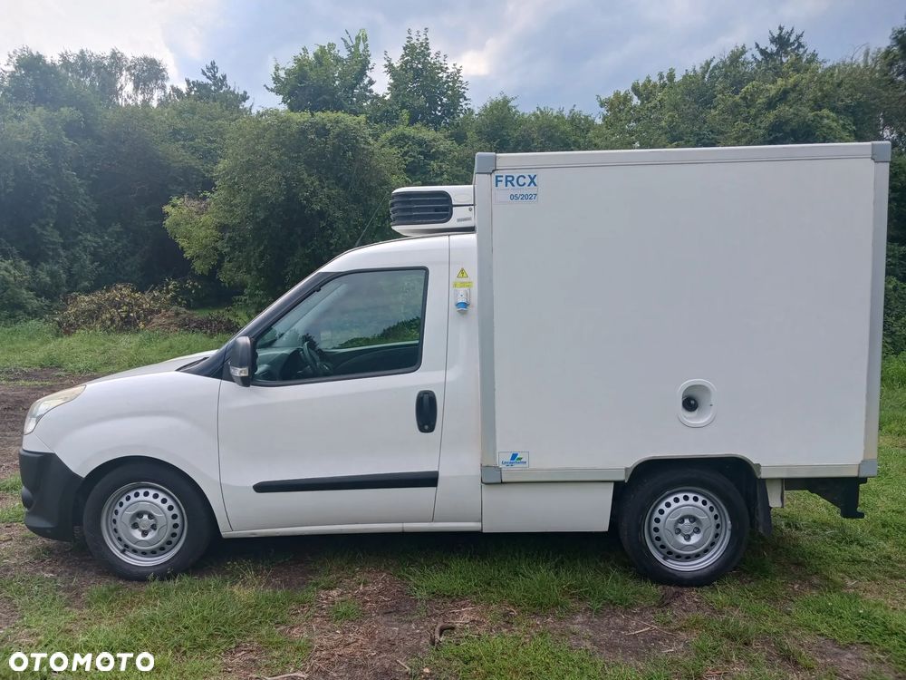 Fiat Doblo 1.3 JTD 2015r Izoterma chlodnia Mroźnia Agregat 230V lodziarka mrożonka - 9