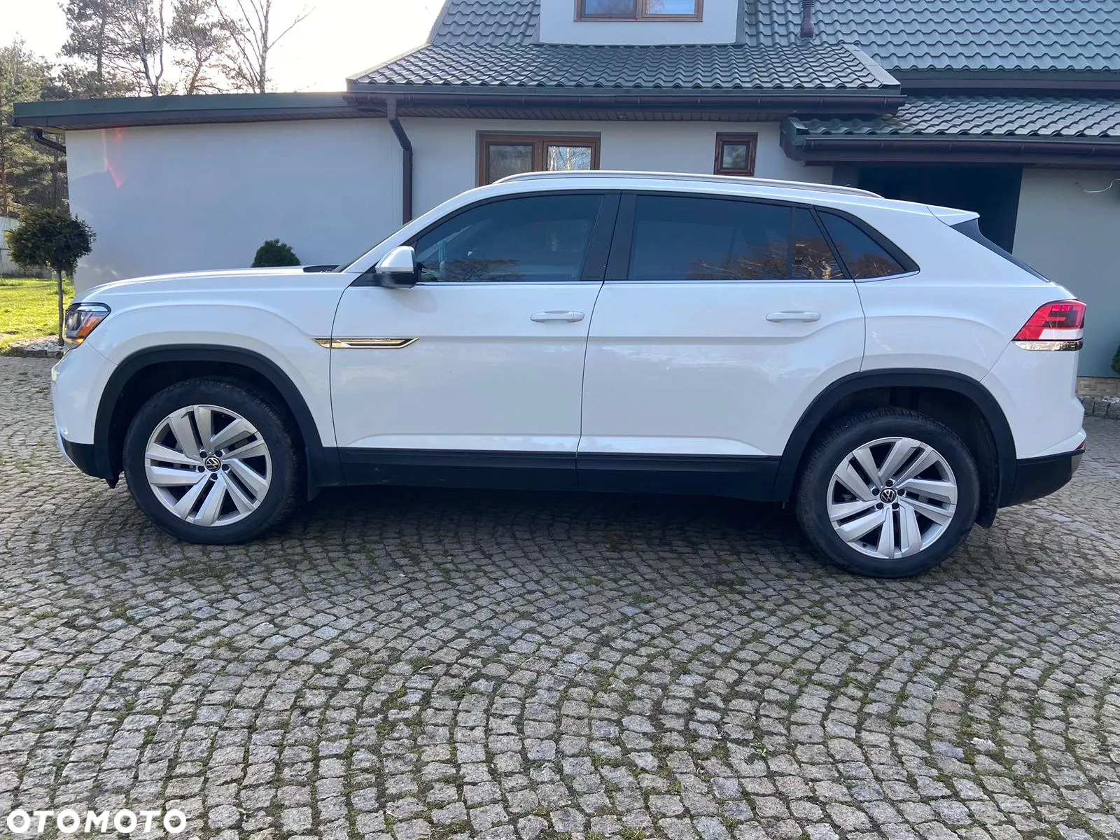 Volkswagen Atlas - 2