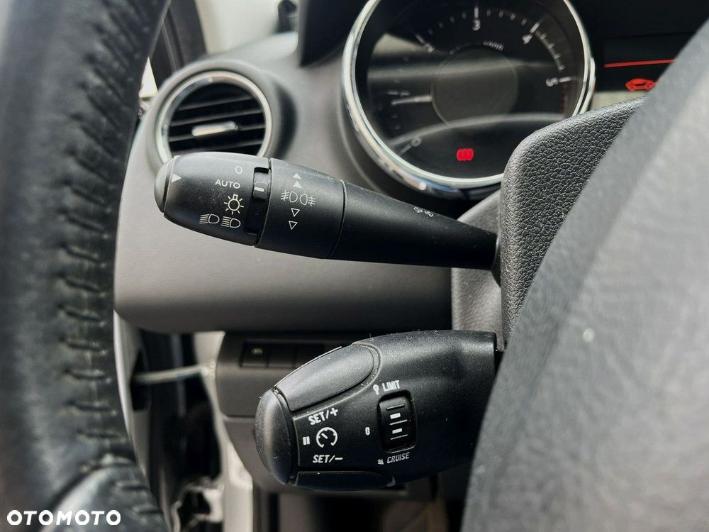 Peugeot 5008 2.0 HDi Allure 7os - 13