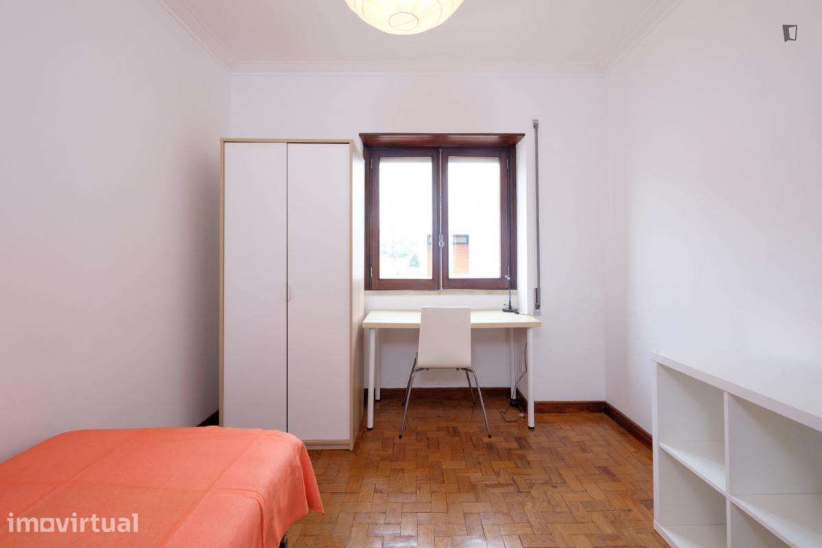 Quarto - localizado em Norton de Matos Coimbra - Grande imagem: 2/25