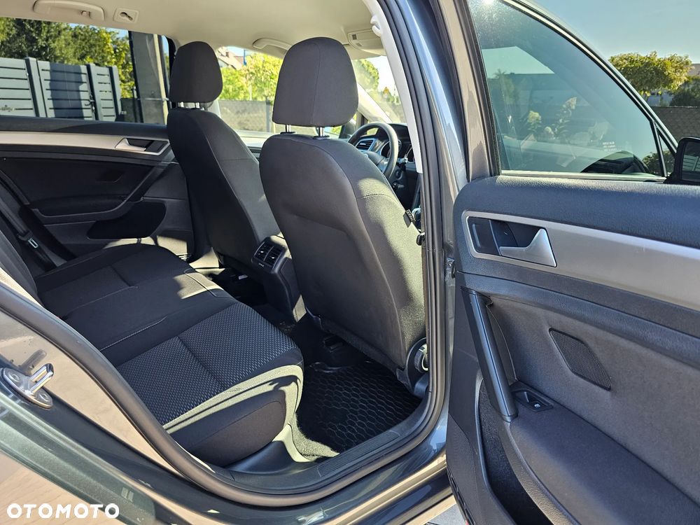 Volkswagen Golf - 35